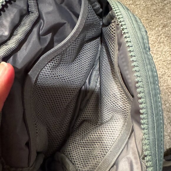 Mint green small cross body bag - Picture 2 of 4